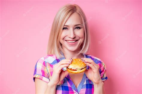 Arab Blond Girl Hungry Woman Gets Food And