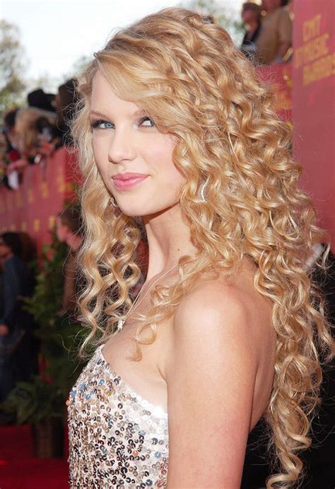 video tutorial     makeup  taylor swift long curly hair curly hair styles