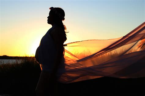 무료 이미지 수평선 실루엣 해돋이 일몰 햇빛 아침 새벽 황혼 저녁 아들 어머니 임산부 임신 사진