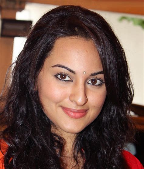 Celebrity Profile Sonakshi Sinha