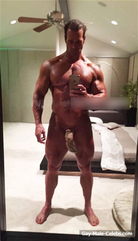 mike ohearn leaked frontal nude selfie gay male