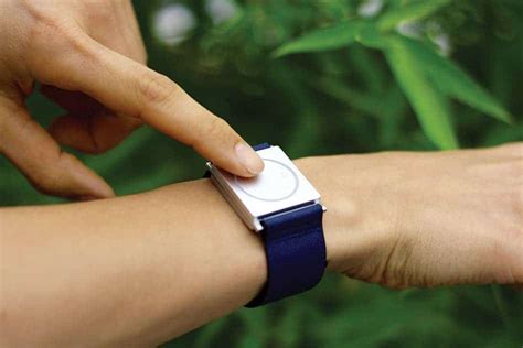 life saving wristbands monitor epilepsy  detecting  characterizing seizures