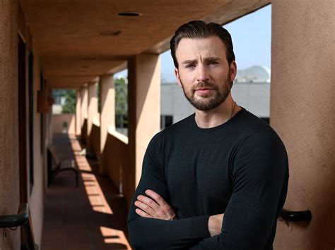 chris evans named peoples sexiest man alive for 2022