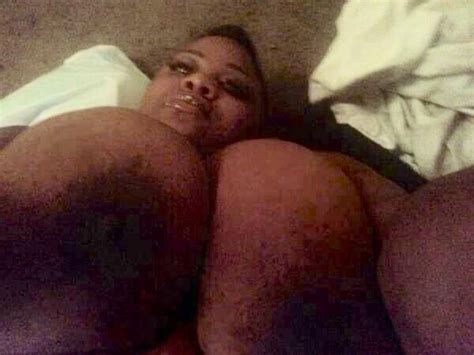 Areolas Queens Shesfreaky