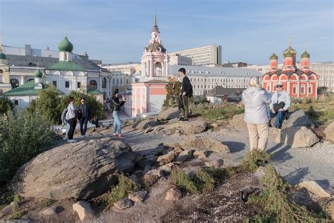 ds r s zaryadye park in moscow is a hotspot for public sex