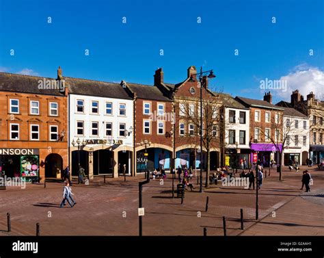 shoppers  pedestrianised zone  carlisle city centre  north stock photo  alamy