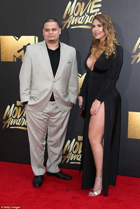 Teen Mom S Kailyn Lowry Wears Very Low Cut Dress At Mtv