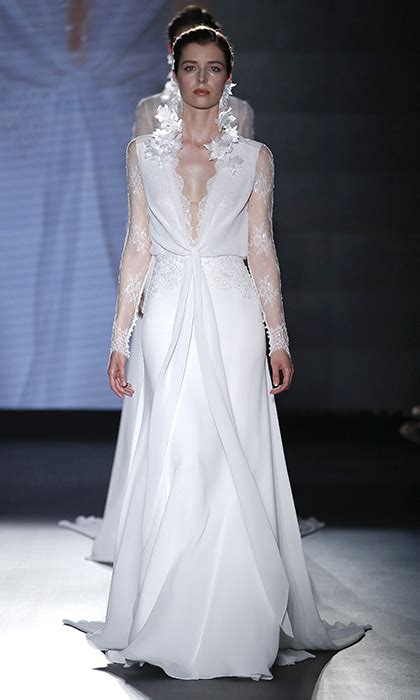 Barcelona Bridal Week Long Sleeved Wedding Dresses Like Kate Middleton