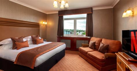 spa king room  dumfries  cairndale hotel
