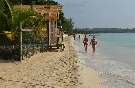 Jamaica S World Famous Seven Mile Beach Is Hit By
