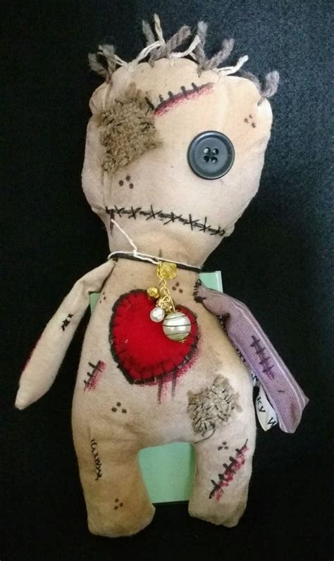 de 25 bedste idéer inden for voodoo dolls på pinterest marie laveau og kunst dukker