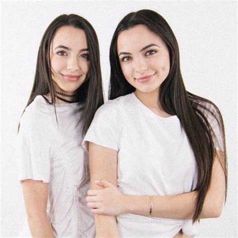 Profile Pic On Youtube Merrell Twins Merell Twins Twins