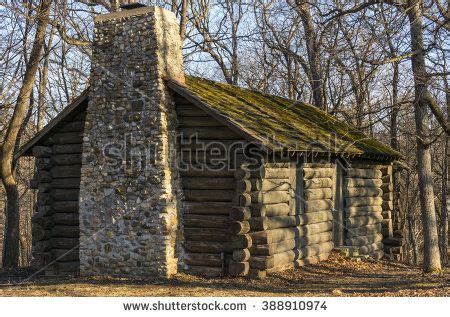 log cabin   woods matthiessen state park utica illinois state parks cabin cabins