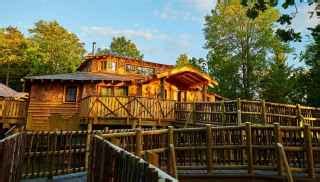 woburn forest treehouse    book center parcs