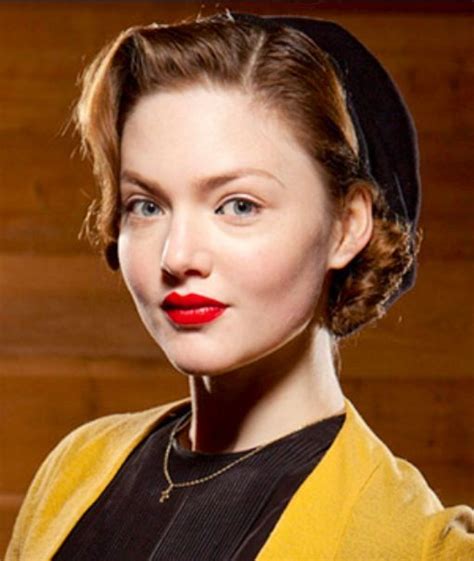 You May Have To Read This Holliday Grainger Makeup Bonnie