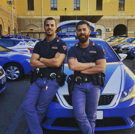 la polizia italiana la più sexy del mondo uniforms männer in uniform sexy männer y