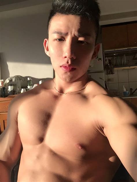handsome taiwanese hunk queerclick