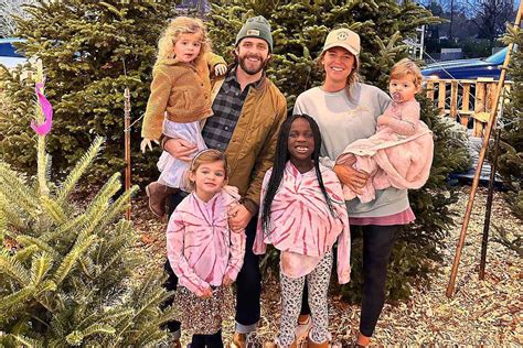 thomas rhett admits im good     expanding family