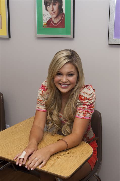 Olivia Holt Gets Ready For School No She S Just Hanging