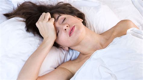 the 5 sleep mistakes we make when we turn the clocks back