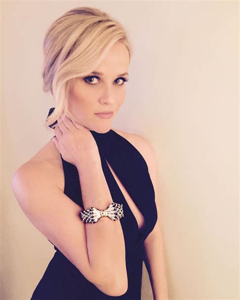 Reese Witherspoon Big Boobs And Cleavage Celeblr