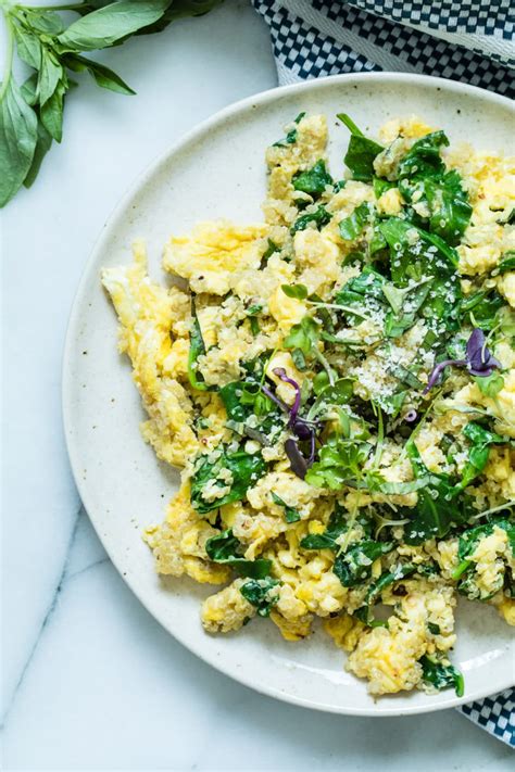 high protein quinoa eggs scramble  protein  serving