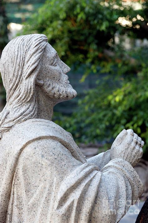 jesus praying  gethsemane statue photograph  european school fine