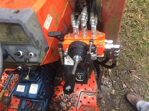 loader valve  mahindra mh loader   tractor tractorbynet