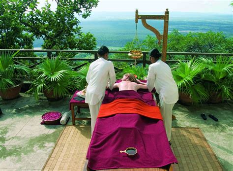 luxury spa  ayurvedic resorts  india