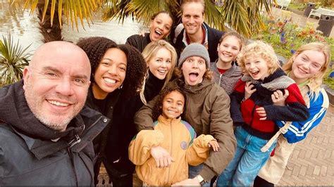 dutch drama series  big family      autumn