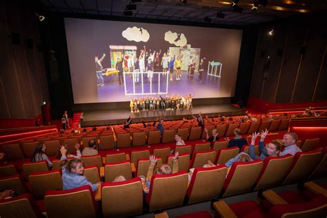 de boomhut kijkt coronaproof naar eigen eindmusical  lentse bioscoopzaal foto gelderlandernl