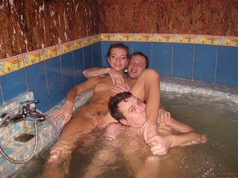 С женой и тещей в бане