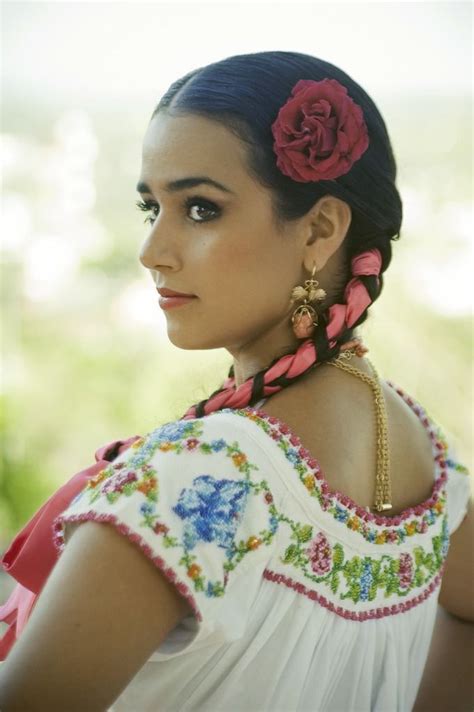 Pin By Frank L Barrios On Galerie De Portraits 6 Mexican Women