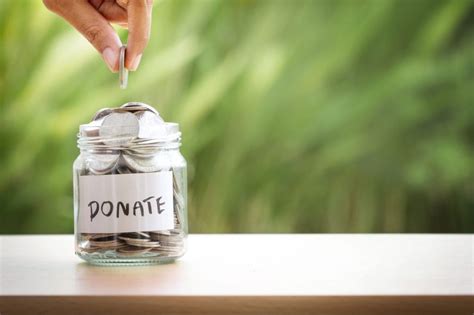 benefits  donating money  charity biglifezcom