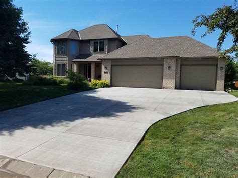 homeowners guide   average cost   concrete driveway