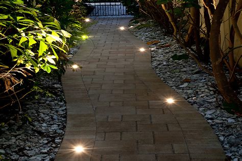 outdoor lighting ideas  st louis homes dusk  dawn