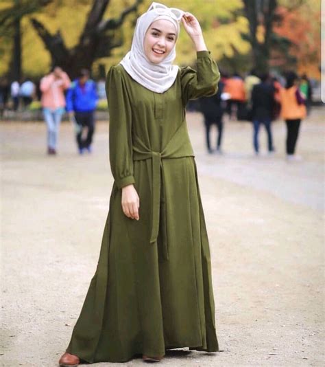 model terkini baju wanita muslim warna hijau army