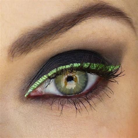 green eyeliner augen make up ideen lippen