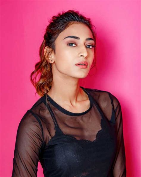 erica fernandes age height weight body wife or husband