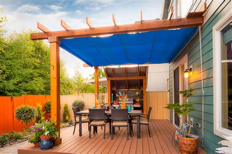 retractable patio cover  rain fence ideas site
