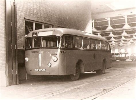 pin op oude autosbussen en trucks