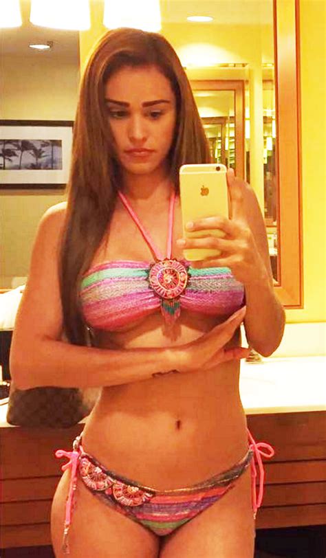 Sexy Mexican Weather Girl Yanet Garcia Shows Off New