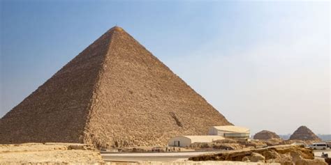 Photo Shows Couple Having Sex Atop The Great Pyramid In