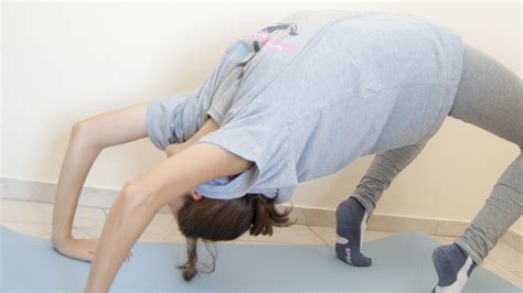 how to do a backbend 7 easy steps with pictures