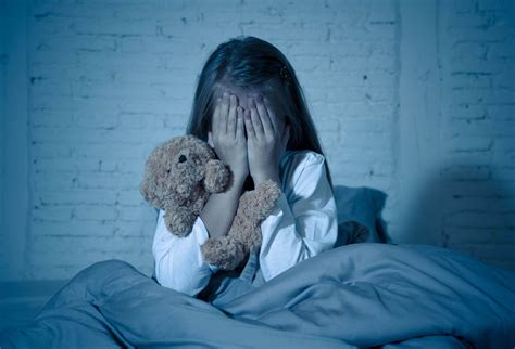 terrores nocturnos sintomas causas  tratamiento muy salud