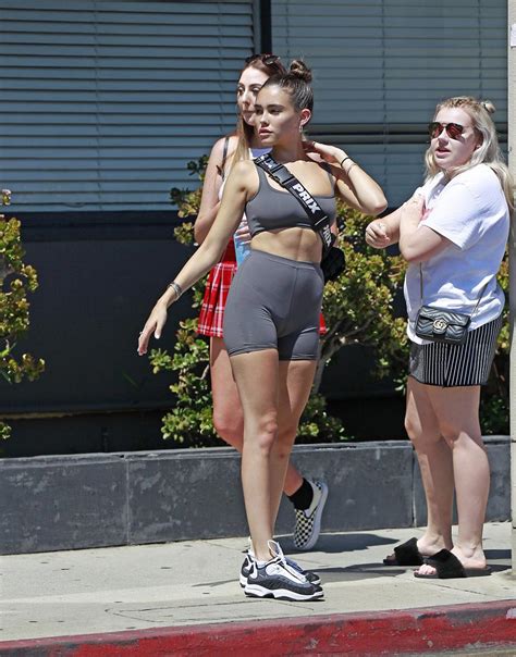 juicy madison beer cameltoe in tight gray shorts scandal planet