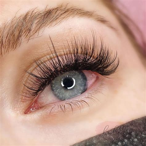 classic eyelash extensions 2023 all you need to know reverasite