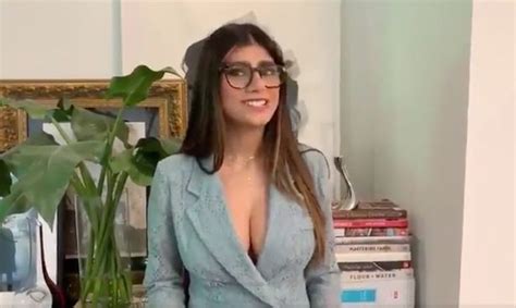 mia khalifa surprises fans by disclosing total amount she earned for porn career irish mirror