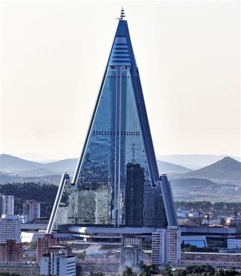 ryugyong hotel facts  information  tower info