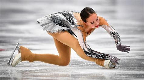 Figure Skating Zagitova Spoils Medvedeva S Comeback To Take Lead At
